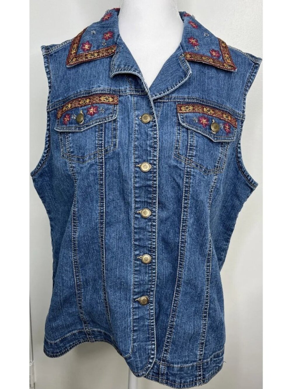 Vintage Alfred Dunner Size 12 Blue Floral Buttons  Embroidered Denim Vest Top